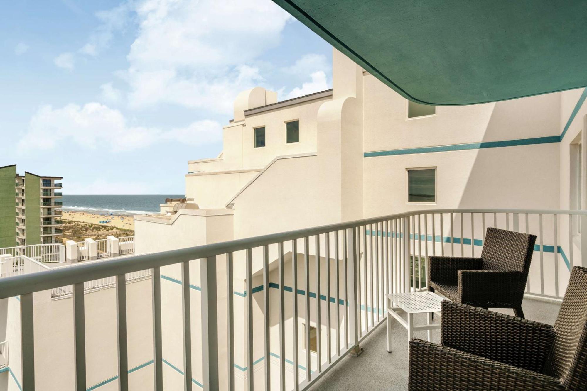 Doubletree By Hilton Ocean City Oceanfront Exterior photo